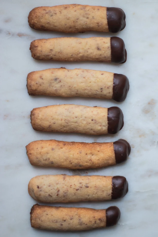 Čokoládové doutníčky – chokladcigarrer z kuchařky FIKA, sladká švédská kuchařka.