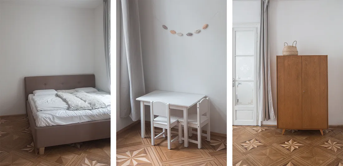 Postel, dětský stoleček a šatní skříň v pokoji s parketami – triptych.