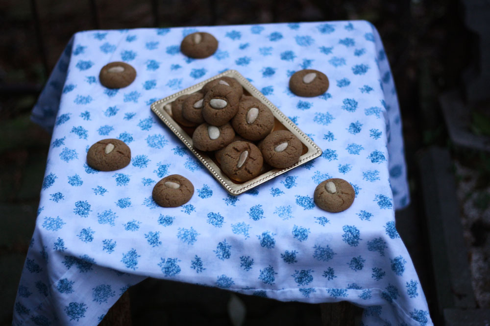 Voňavé a křupavé sušenky z klasické švédské kuchařky Sju sorters kakor, kterou mi před dvěma lety ve Švédsku věnovala babička od… (3. snímek)