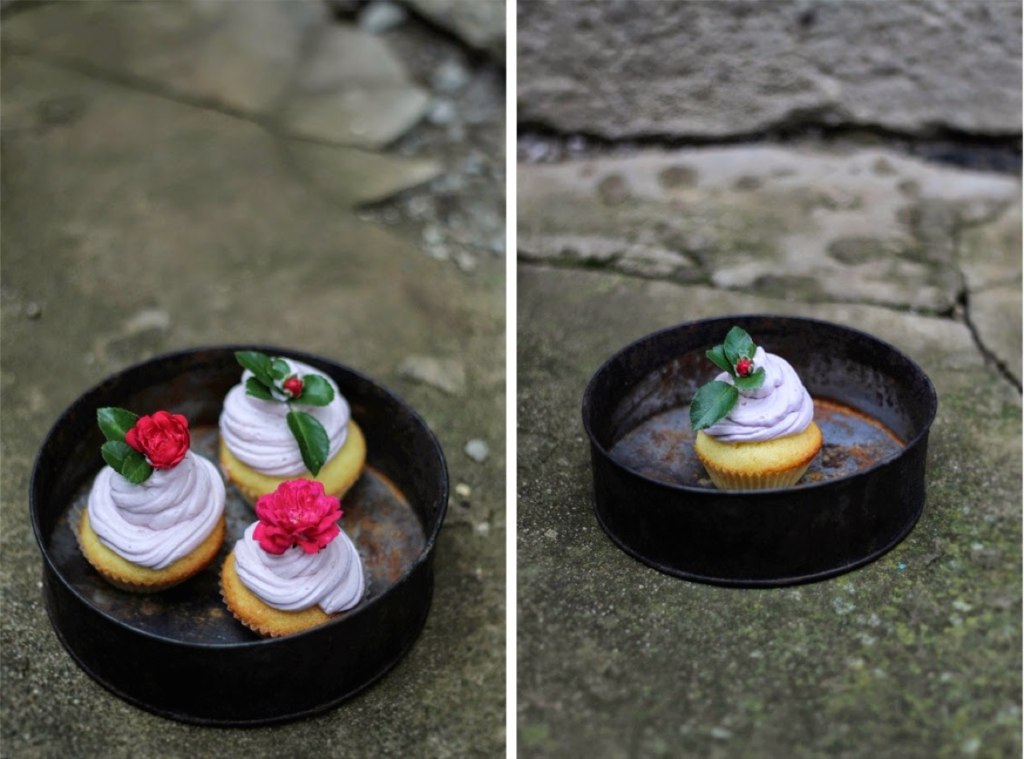Vanilkové cupcakes s ostružinovým krémem – snímek 1 z 3